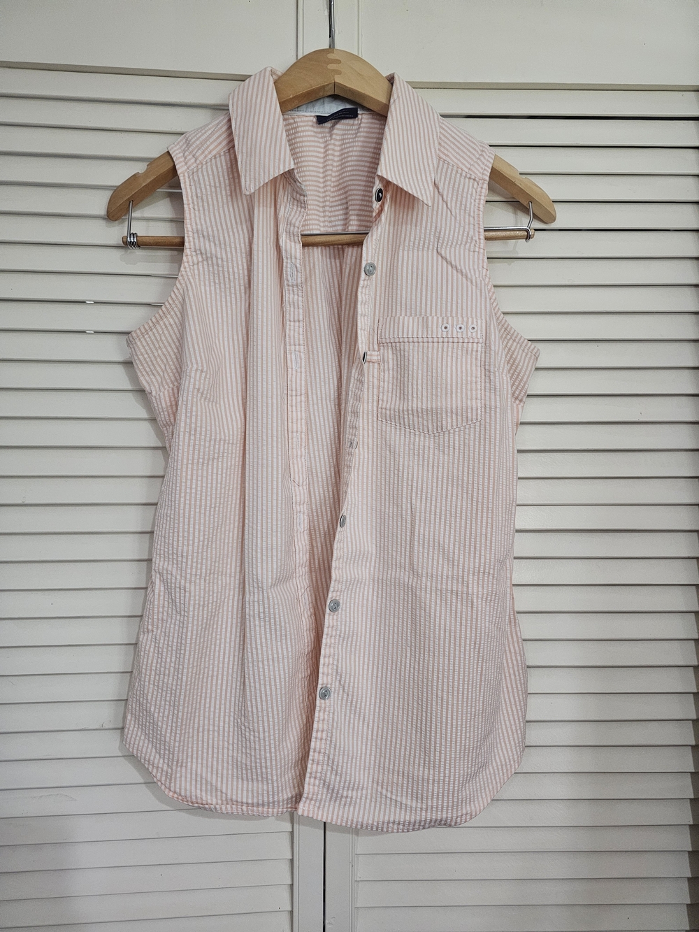 Columbia Sleeveless Button-Up Shirt - Light Pink & White Stripes